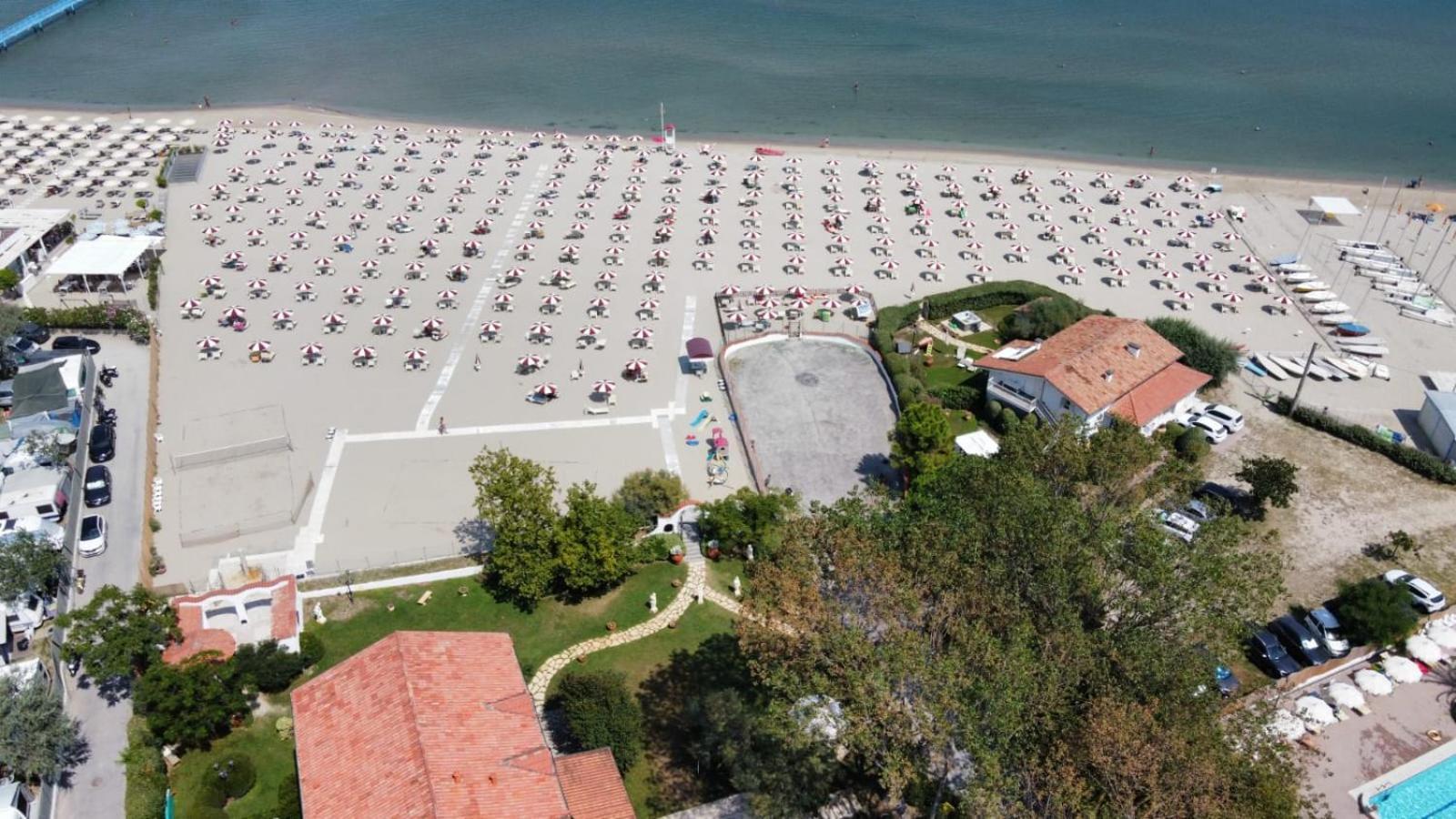 Hotel Locanda Delle Dune ベラーリア・イジェア・マリーナ エクステリア 写真